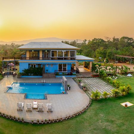 Stayvista'S Hillside Meadows - Mountainside Retreat With Farm View, Pool & Deck, Lawn & Gazebo Chinchavli Eksteriør bilde
