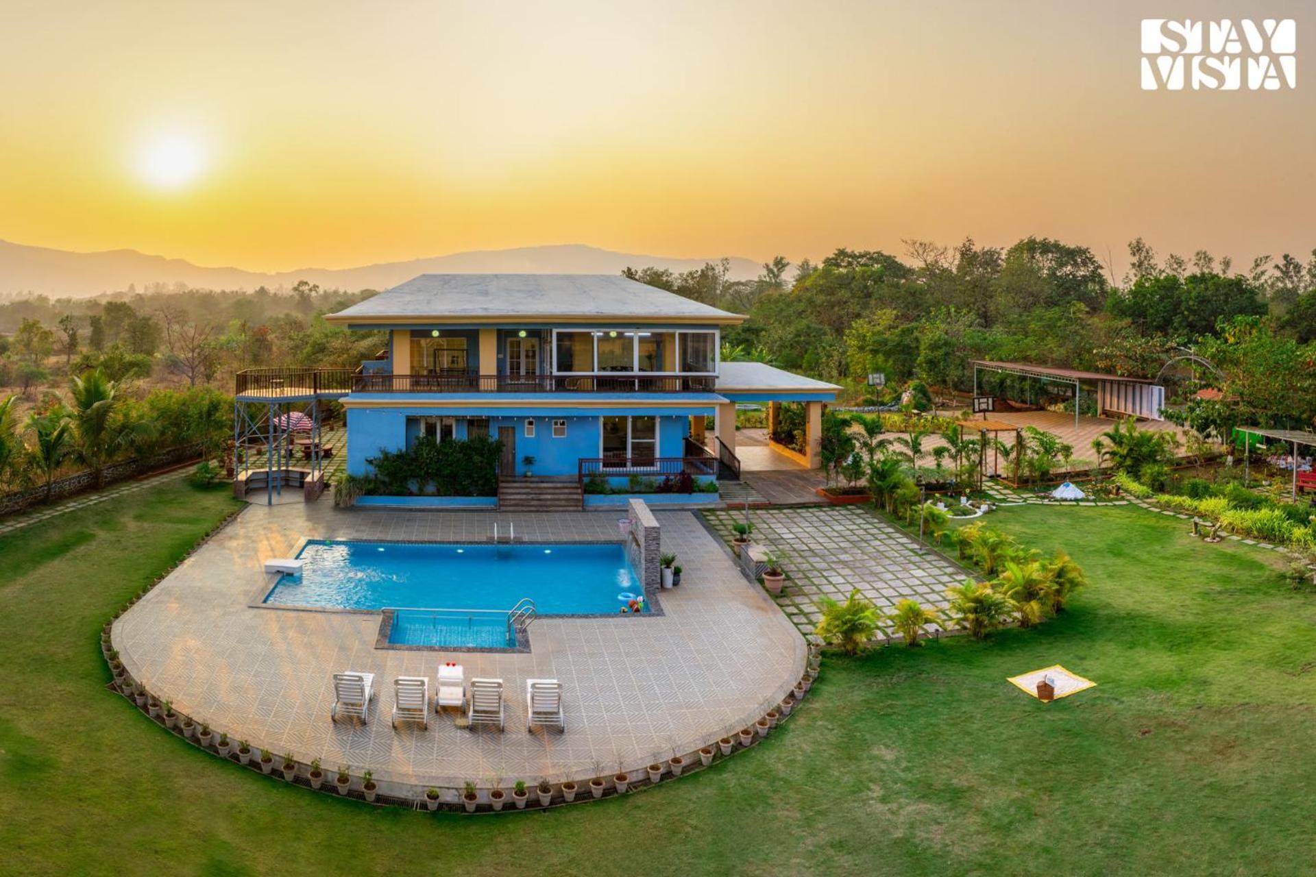 Stayvista'S Hillside Meadows - Mountainside Retreat With Farm View, Pool & Deck, Lawn & Gazebo Chinchavli Eksteriør bilde