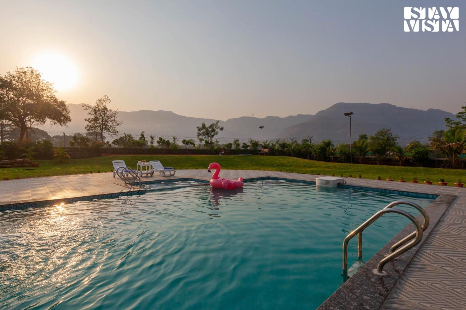 Stayvista'S Hillside Meadows - Mountainside Retreat With Farm View, Pool & Deck, Lawn & Gazebo Chinchavli Eksteriør bilde