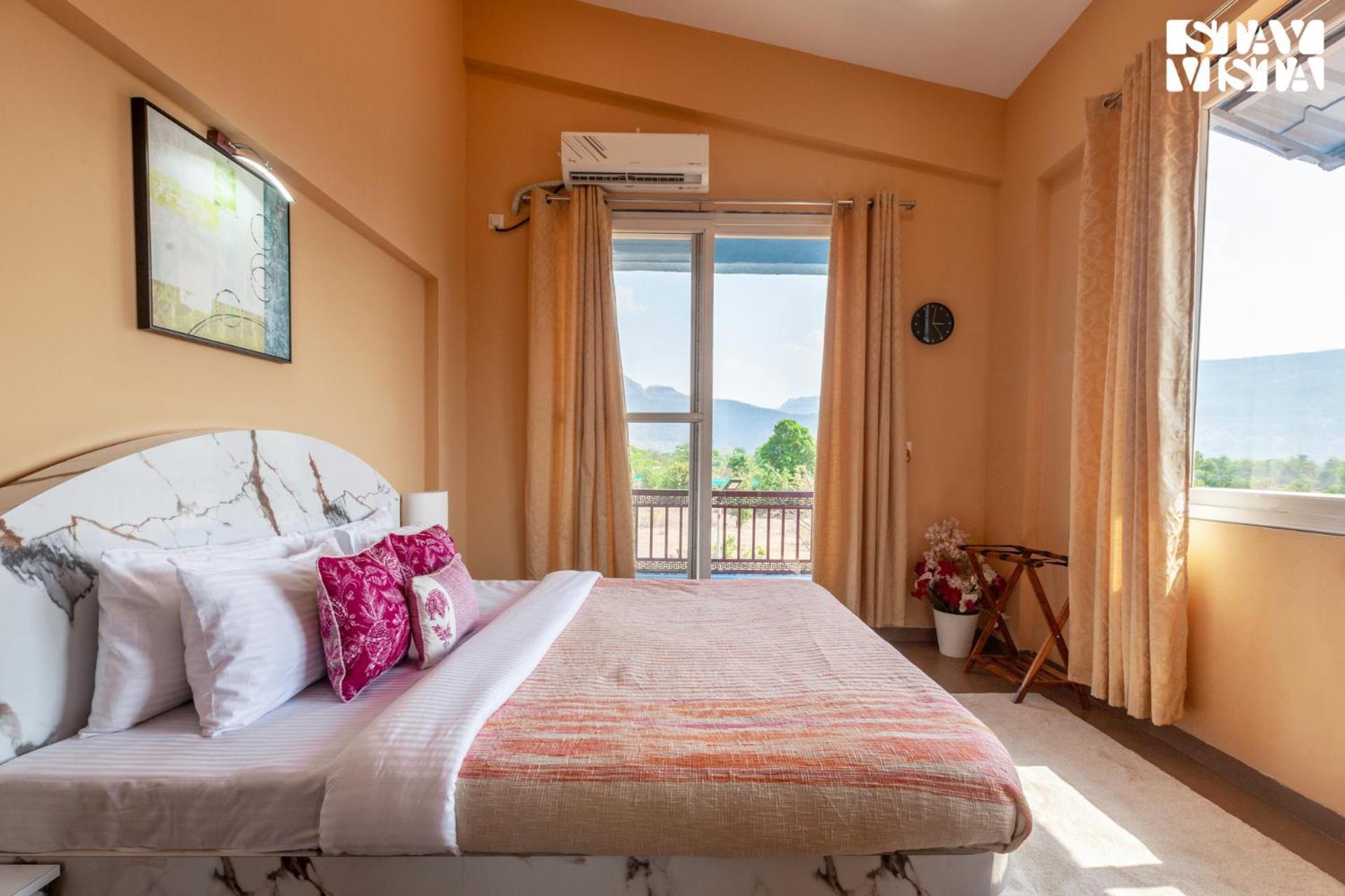 Stayvista'S Hillside Meadows - Mountainside Retreat With Farm View, Pool & Deck, Lawn & Gazebo Chinchavli Eksteriør bilde
