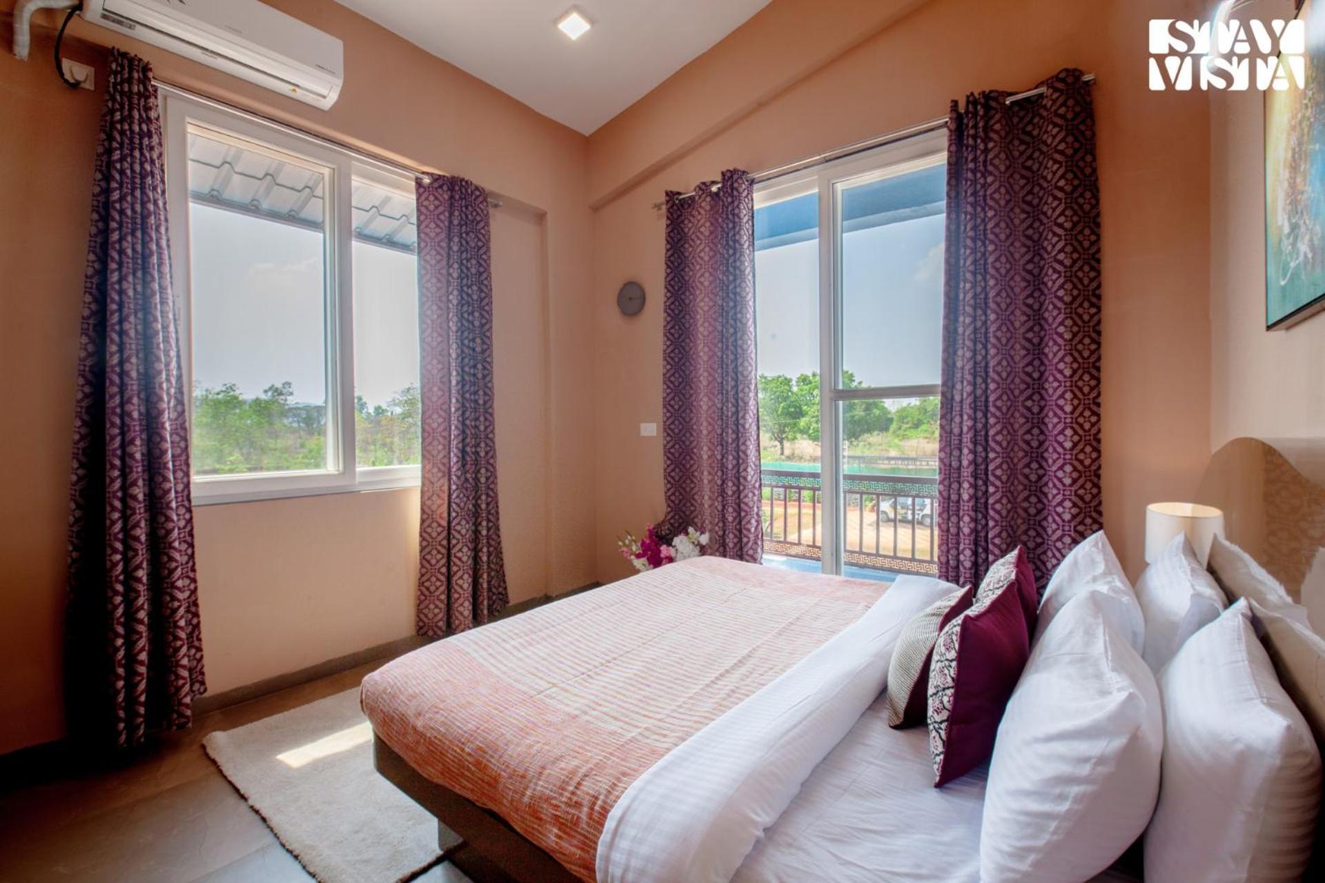 Stayvista'S Hillside Meadows - Mountainside Retreat With Farm View, Pool & Deck, Lawn & Gazebo Chinchavli Eksteriør bilde